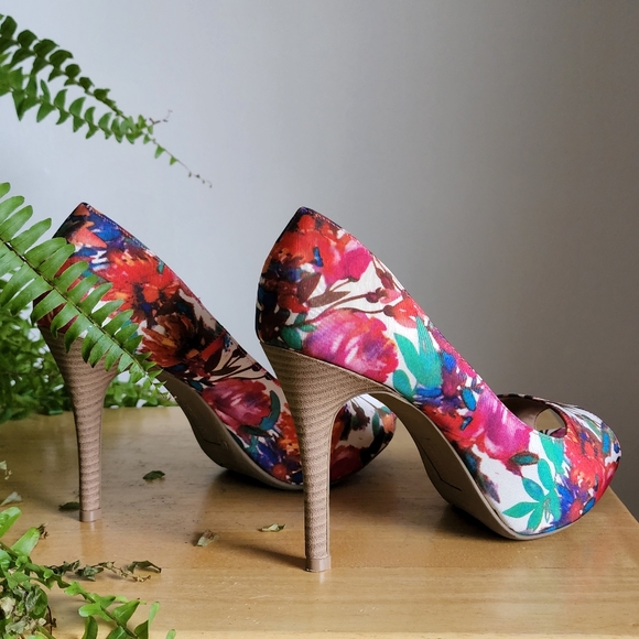 Christian Siriano Heels - Picture 7 of 11